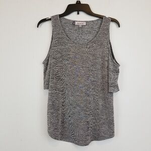 JENNIFER Lopez metallic cold shoulder top